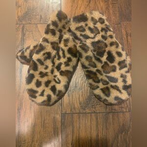 Nwt mittens
